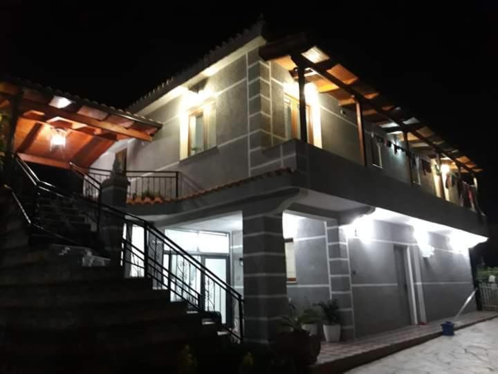 Villa Heljos Apartaments فلورا المظهر الخارجي الصورة