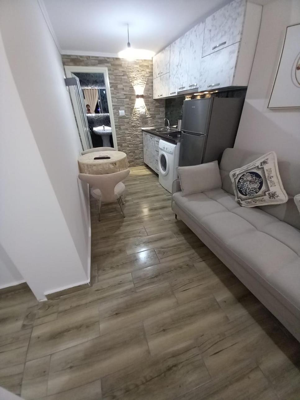 Villa Heljos Apartaments فلورا الغرفة الصورة
