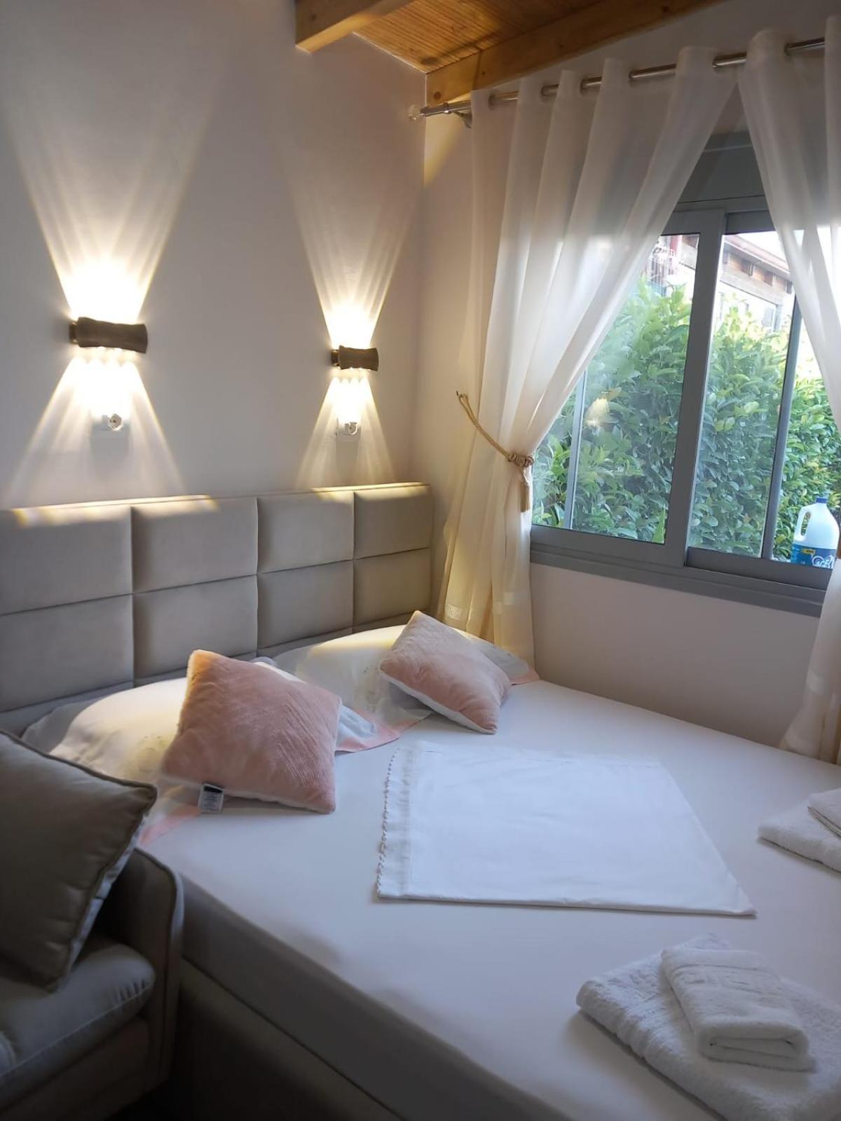 Villa Heljos Apartaments فلورا الغرفة الصورة