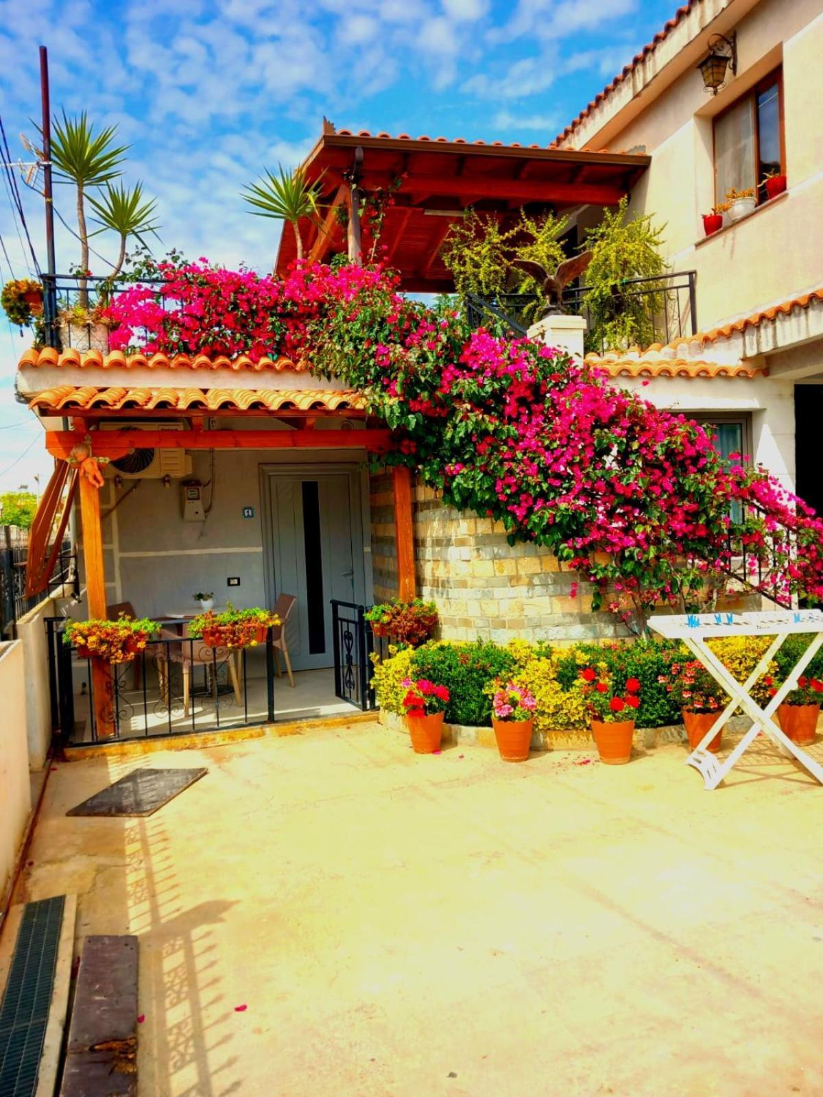 Villa Heljos Apartaments فلورا المظهر الخارجي الصورة