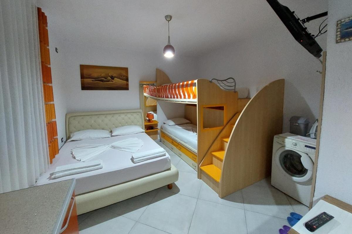Villa Heljos Apartaments فلورا الغرفة الصورة
