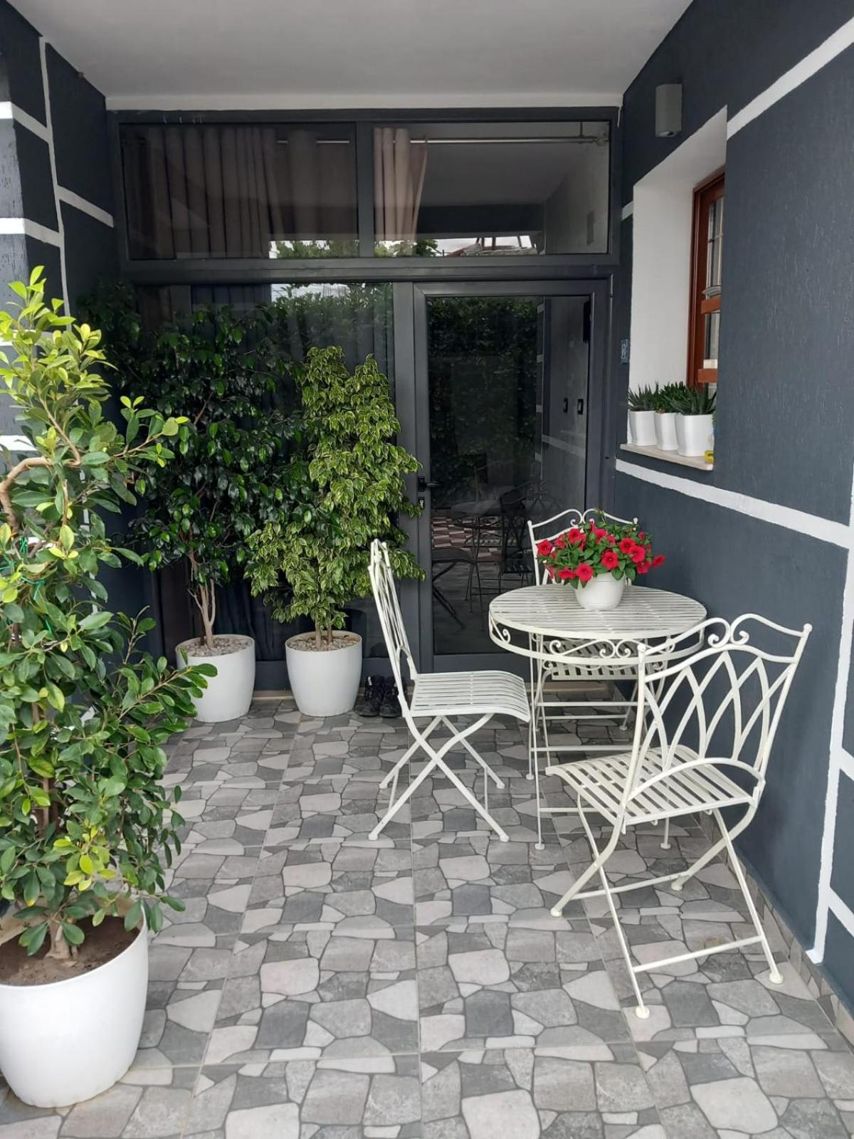 Villa Heljos Apartaments فلورا المظهر الخارجي الصورة